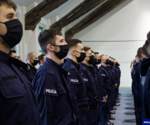 Nowi policjanci na Warmii i Mazurach. Ślubowanie złożyło 64 funkcjonariuszy [ZDJĘCIA]