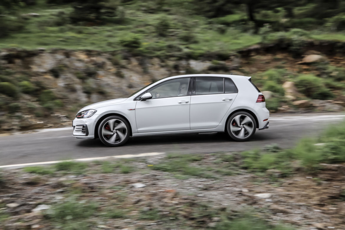 Volkswagen Golf GTI 2.0 TSI 245 KM
