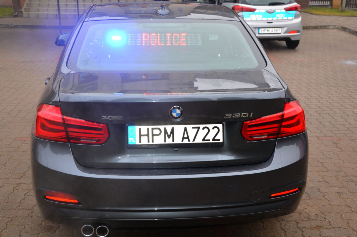 Nieoznakowany radiowóz BMW 330i xDrive