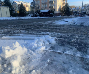 Zima w Bydgoszczy. Mieszkańcy wściekli na stan oblodzonych chodników. Drogowcy zapowiadają kary
