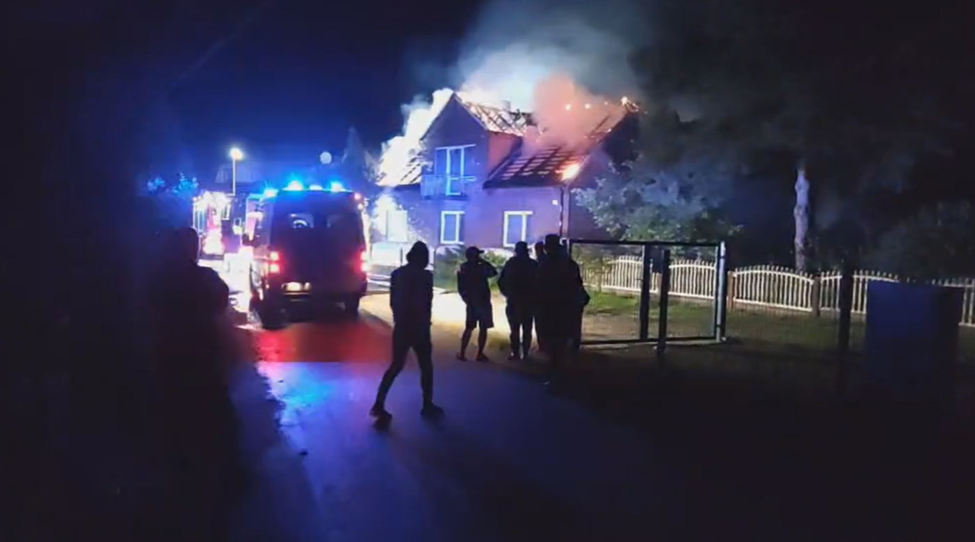 Koszmarny pożar w Kuźnicy Starej pod Kłobuckiem. 7 osób straciło dom nad głową