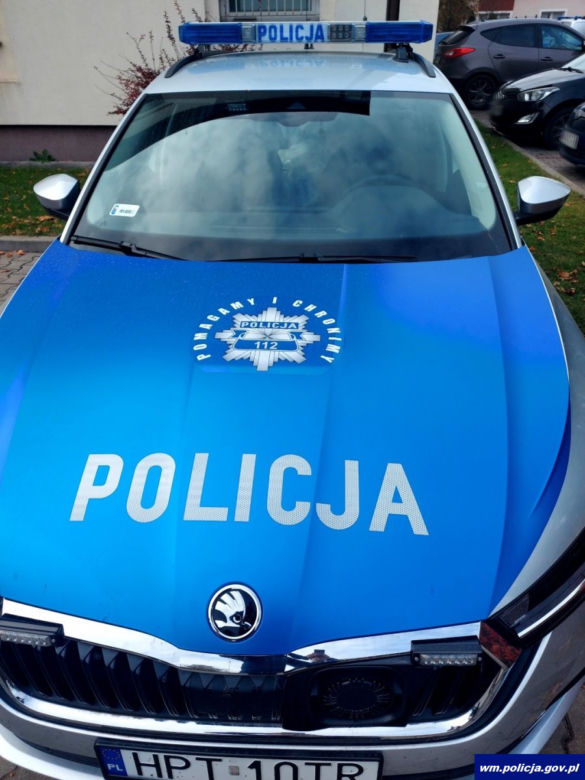 Szczytno. Policjanci otrzymali nowy radiowóz. To hybrydowa Skoda Octavia iV [ZDJĘCIA]