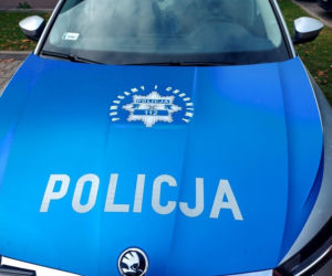 Szczytno. Policjanci otrzymali nowy radiowóz. To hybrydowa Skoda Octavia iV [ZDJĘCIA]