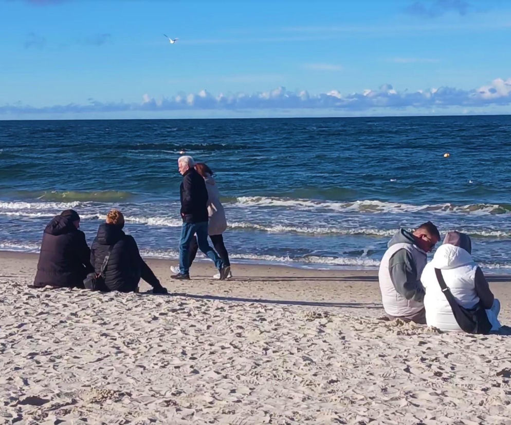 Hotele pękają w szwach po wakacjach. Turyści ruszyli nad Bałtyk