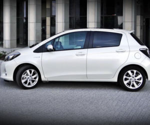 Toyota Yaris Hybrid 100