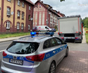 Katowice. Policjanci zatrzymali podejrzanych o włamanie do bankomatu