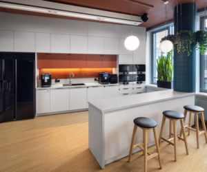 Biura Mercedes-Benz na warszawskich Włochach.