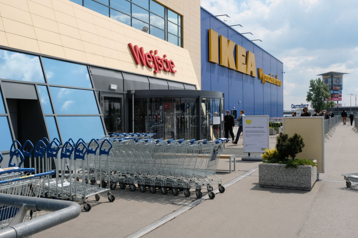 GIGANTYCZNE kolejki pod Ikeą w Katowicach [ZDJĘCIA]