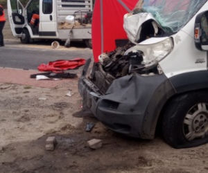Tragiczny wypadek na trasie Zaborówiec-Brenno pod Lesznem. Dwie osoby nie żyją