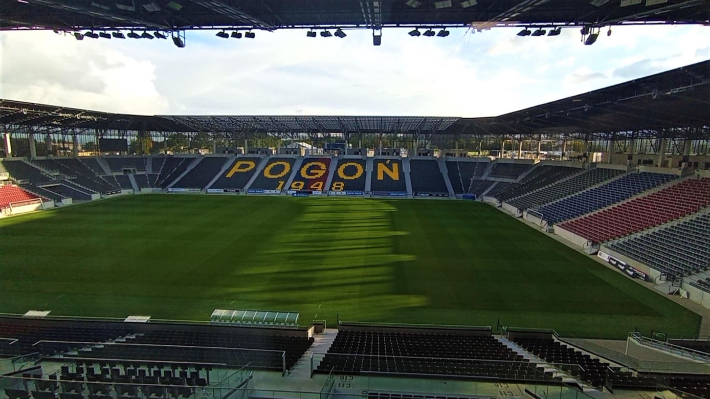 Spacery po nowym szczecińskim stadionie przyciągnęły wielu chętnych