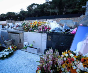 Pogrzeb Brigitte Bardot. Ikona kina spoczęła w nietypowej trumnie [Galeria]