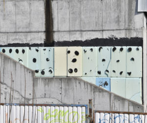 Niedokończony biurowiec od ponad 20 lat straszy swym wyglądem szkieletora