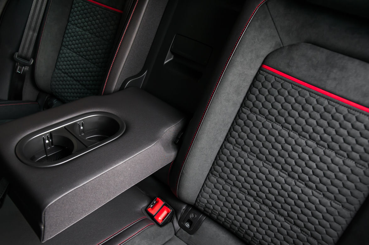 Volkswagen Golf 2.0 TSI GTI Performance 245 KM