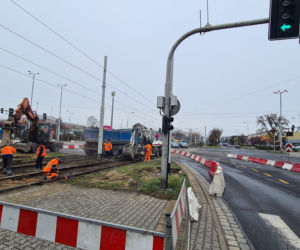 Budowa torowiska na zachodzie Wrocławia rozpoczęta. Potężne utrudnienia do Leśnicy