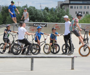Dziś w Rzeszowie bezpłatne warsztaty jazdy na hulajnogach, rowerach i rowerach BMX