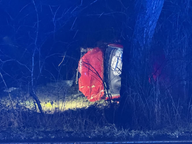 Makabryczne dachowanie auta na Mazowszu. 41-latek zginął uwięziony w blaszanej pułapce