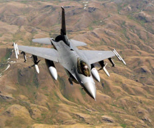 F16