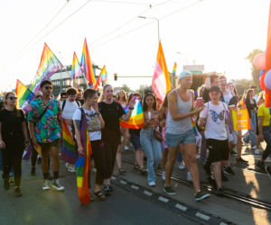 Marsz Równości w Krakowie - tłumy na wydarzeniu pod hasłem Zaczerpnąć tchu.