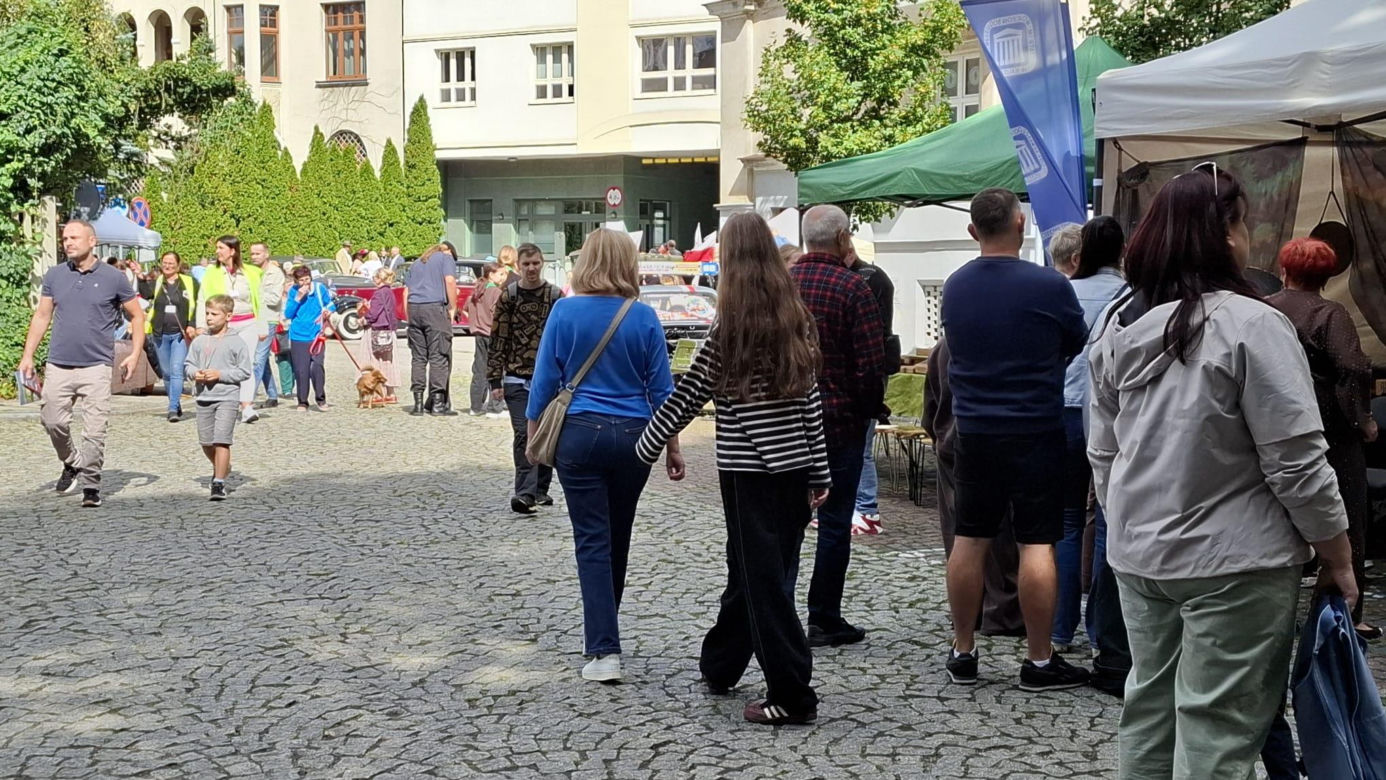 Najkrótsza uliczka w Kaliszu świętuje! Święto Ulicy Niecałej