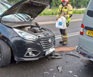 Wypadek w Starachowicach na Kopalnianej. Zderzyły się dwa auta osobowe, są poszkodowani 
