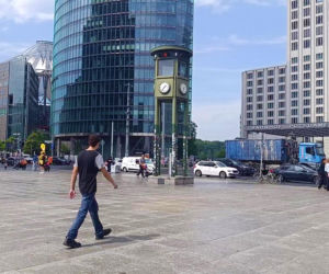 Zegar z sygnalizatorem na Potsdamer Platz