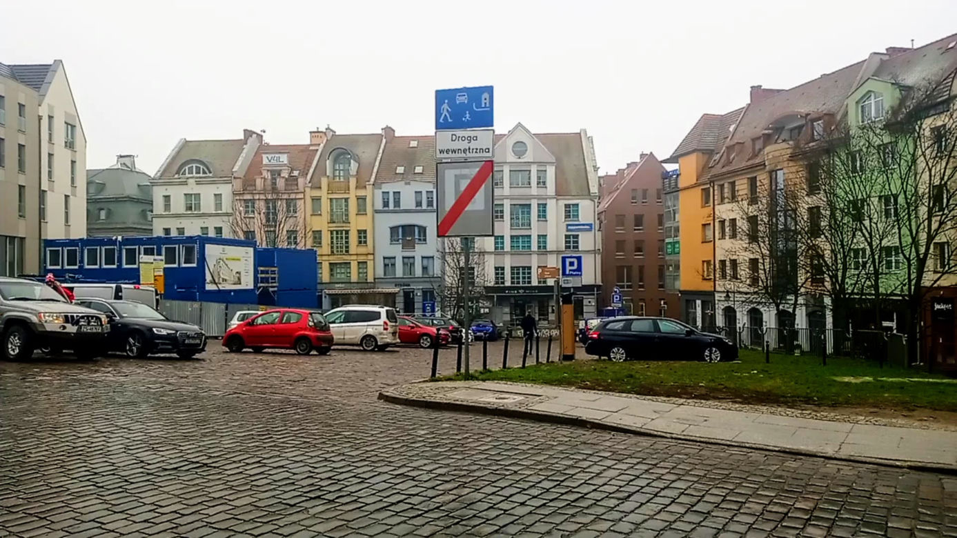 Podzamcze z płatnym parkowaniem