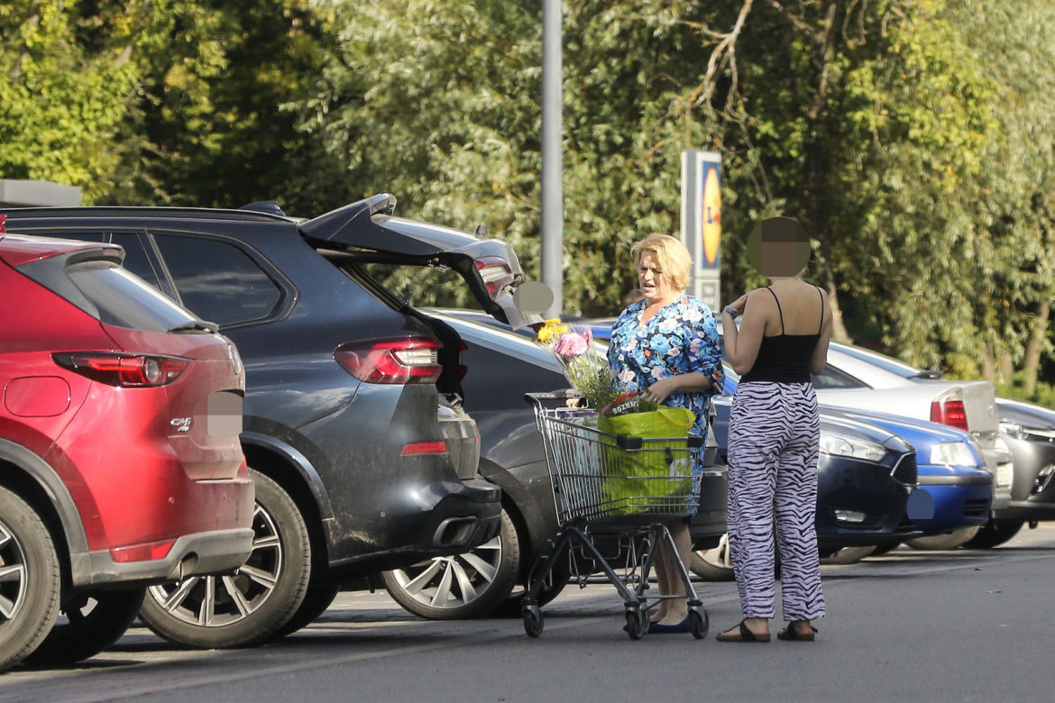 Katarzyna Bosacka sprząta po mężu senatorze 