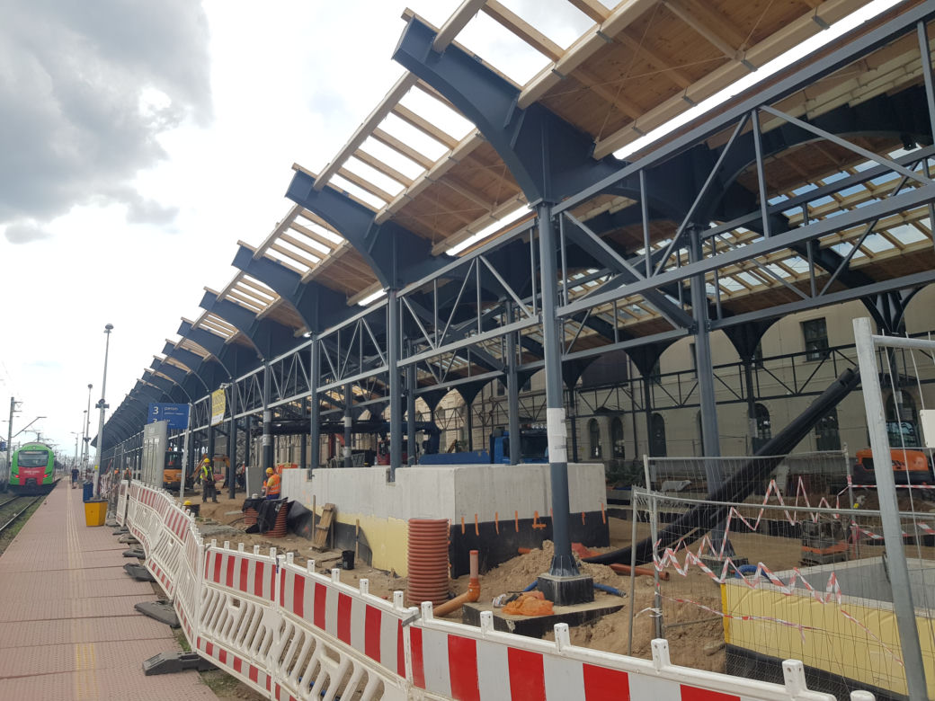 Białystok. Budowa przy dworcu PKP. Zobacz galerię z postępów prac [ZDJĘCIA]