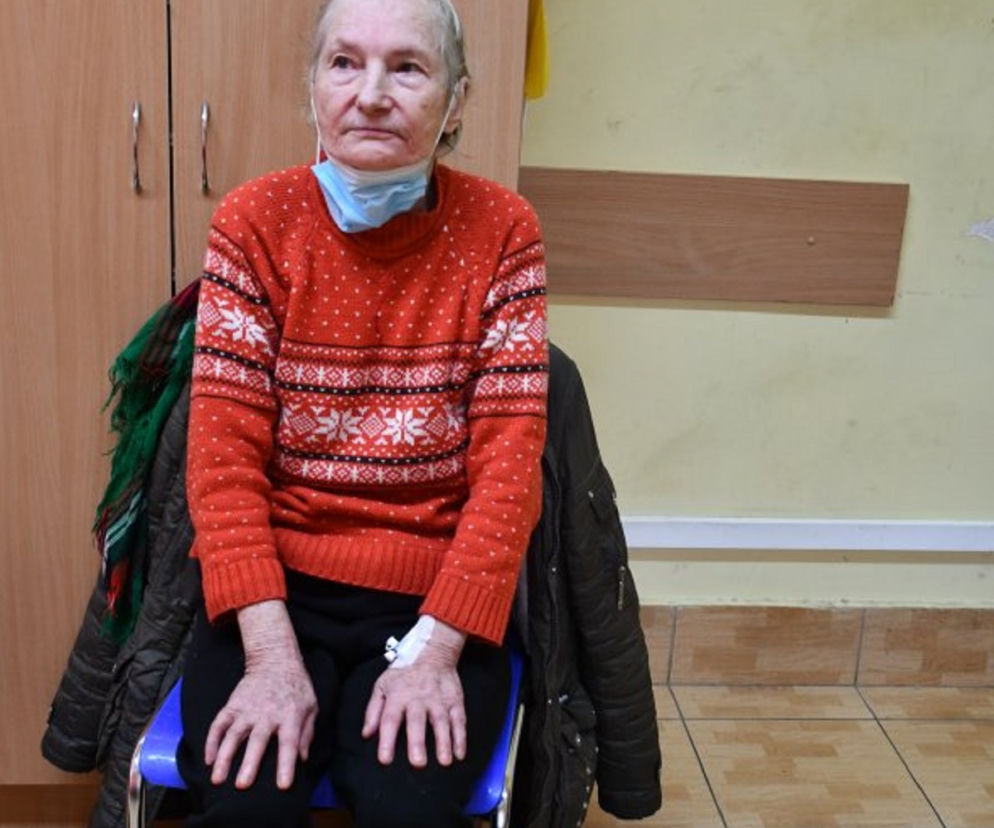 Rozpoznajesz tę kobietę? Błąkała się po łąkach, nie wiadomo kim jest. Polcija prosi o pomoc