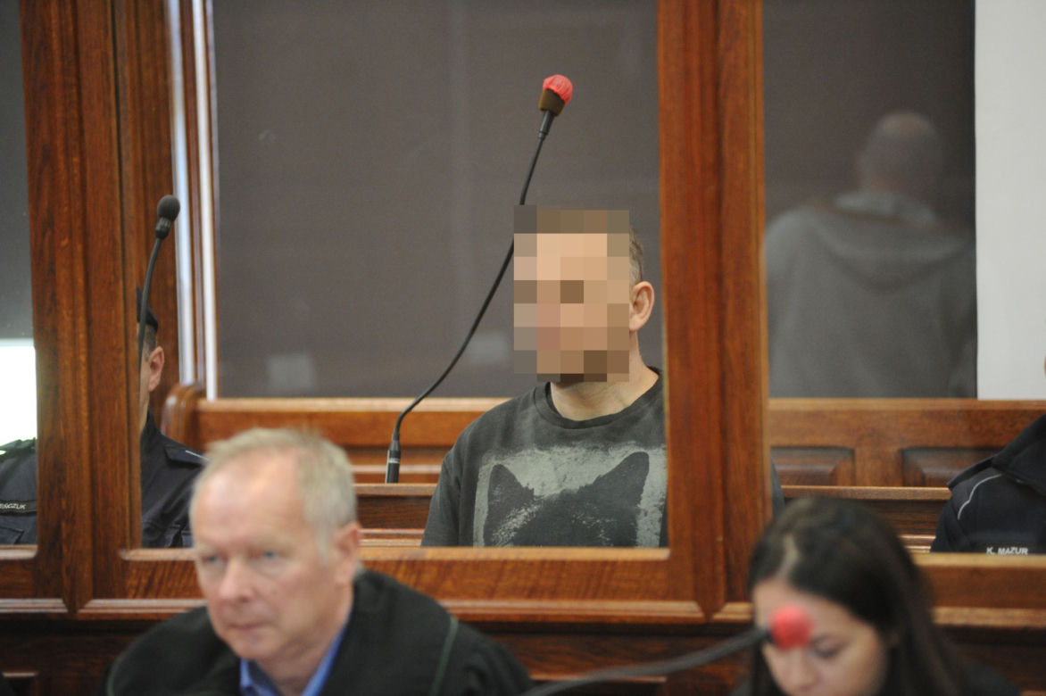 Mieli zlecić zabójstwo policjanta? Obaj stanęli przed sądem w Koszalinie. Co im grozi?