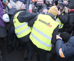 Starcie policji z uczestnikami protestu