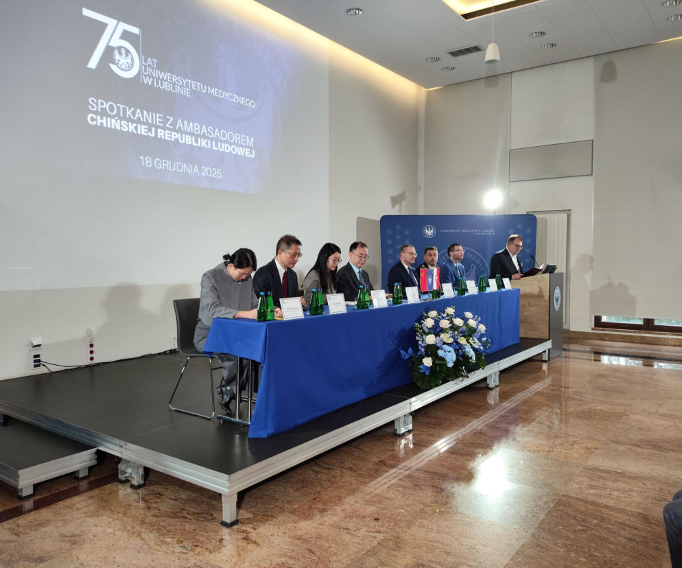 Po pandemii współpraca uczelni z Chinami wraca na dawne tory. Ambasador Chińskiej Republiki Ludowej odwiedził Uniwersytet Medyczny 