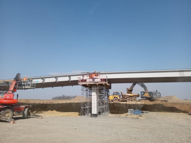 Budowa S8 pod Wrocławiem nabiera tempa. Zobacz najnowsze zdjęcia z placu budowy