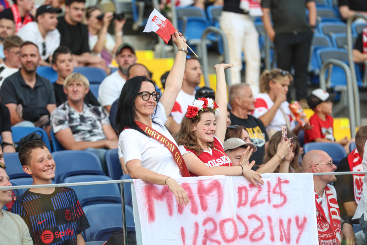 Kibice na meczu gwiazd Polska - Brazylia na Stadionie Śląskim