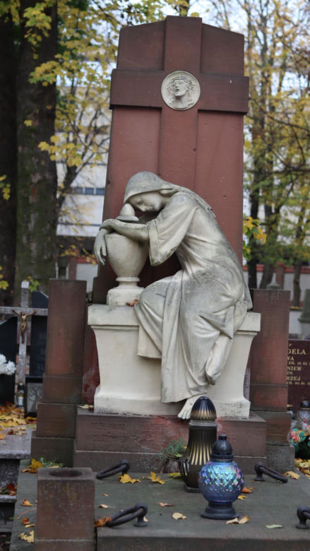Cmentarz przy ul. Lipowej jest najstarszy w Lublinie. Jest tu wiele niesamowitych posągów!