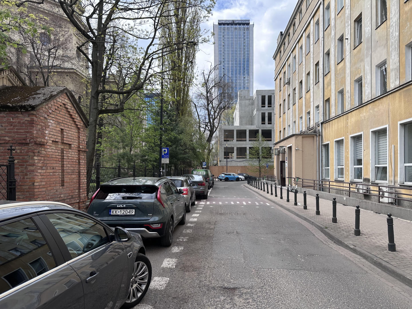 Plebania na zlikwidowanym cmentarzu Świętokrzyski w Warszawie