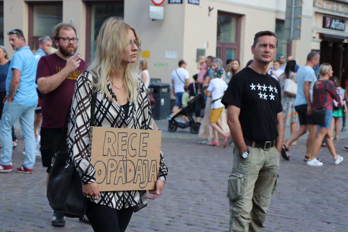 Torunianie protestują przeciwko przegłosowaniu Lex TVN