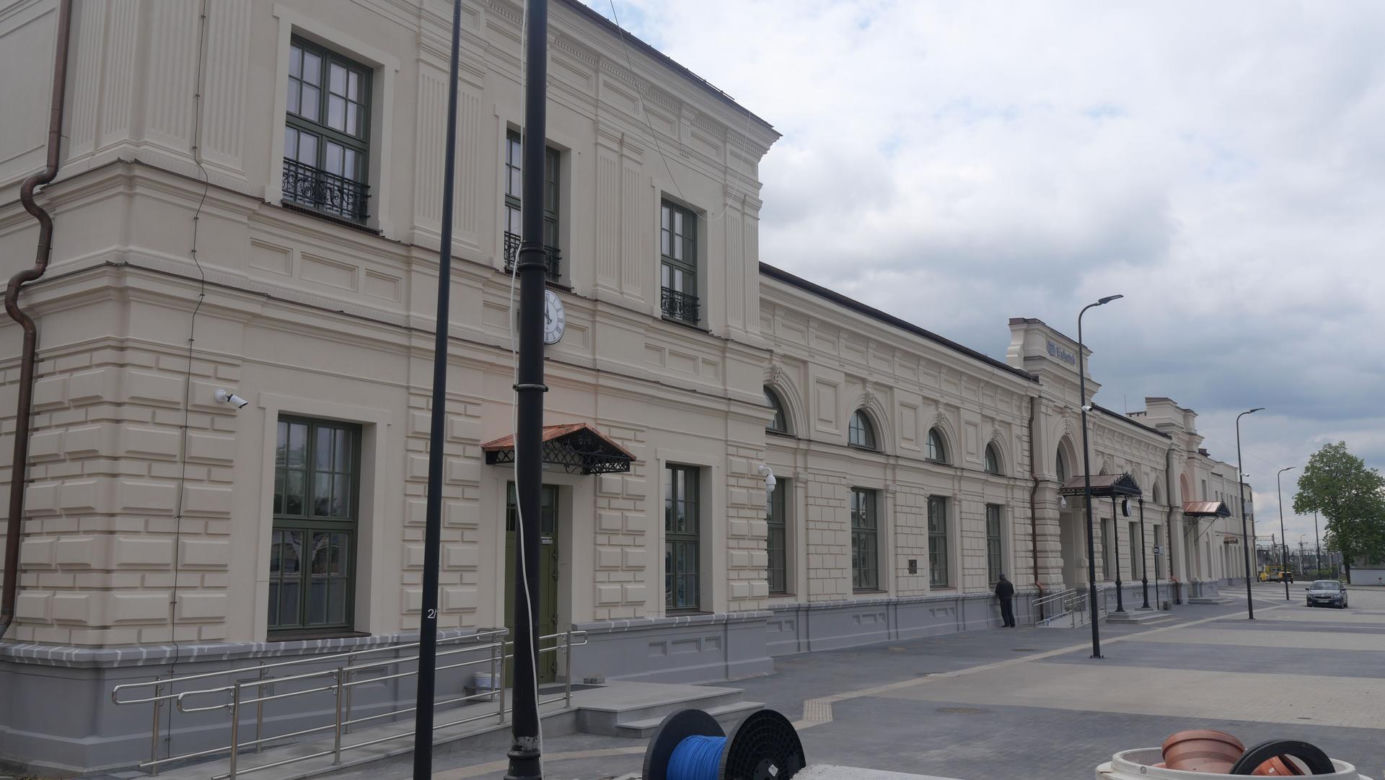 Białystok. Dworzec PKP po renowacji odzyskał dawny blask
