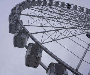 Jarmark Warszawski na placu Defilad na kilka dni przed startem imprezy