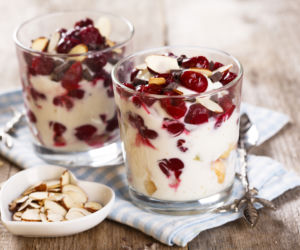 Pomysł na deser: trifle z wiśniami