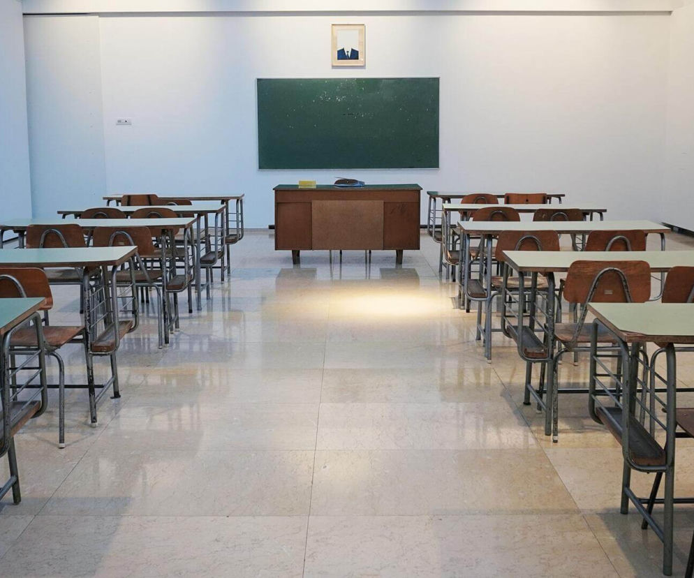 Powrót do szkół WSZYSTKICH klas przed Wielkanocą?
