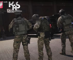 Afera w klubach go-go w kraju. Wśród oskarżonych policjanci i tancerki