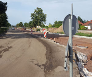 Na Fabrycznej w Lesznie budują kolejne rondo w Lesznie