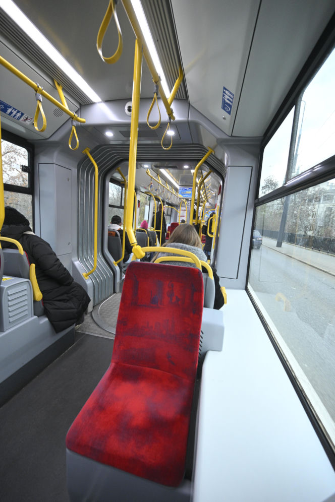 Koniec ze spaniem na siedzeniach w komunikacji miejskiej. Radni przegłosowali uchwałę