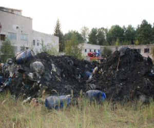 Nielegalne odpady na Podkarpaciu. Zatrzymano trzech mężczyzn ze Śląska