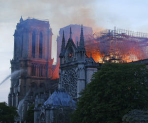 pożar katedry Notre-Dame w Paryżu (15.04.2019)