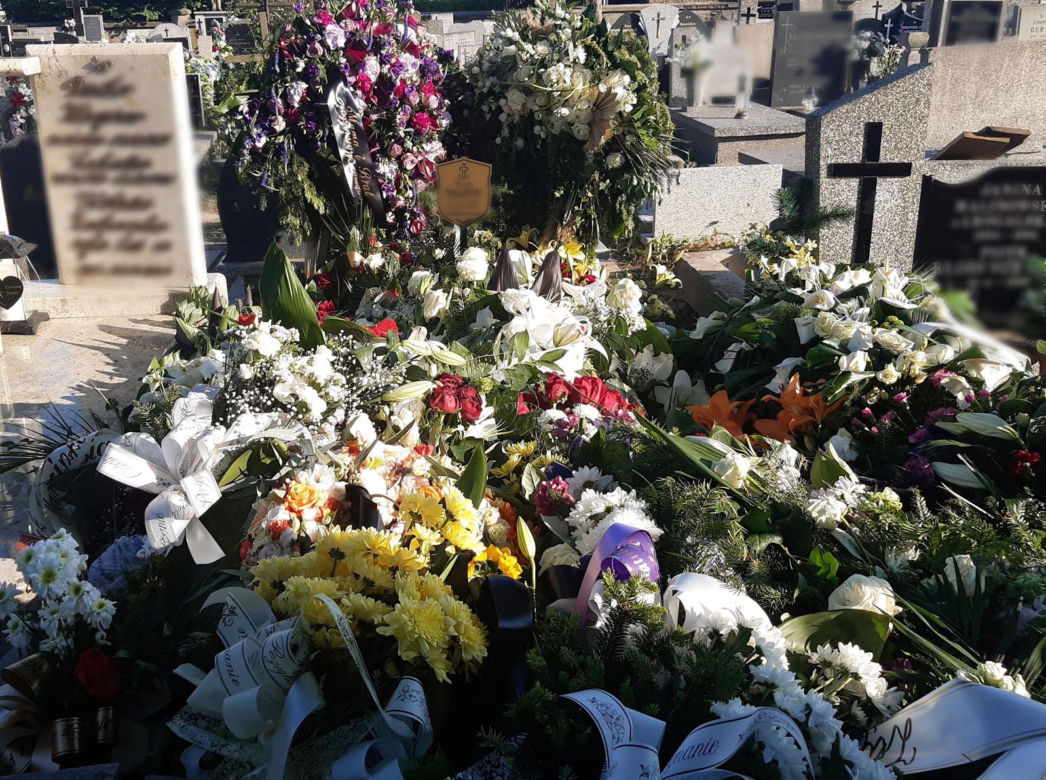 Zatłukli biznesmena trzonkami siekier. Jeden z morderców wciąż na wolności