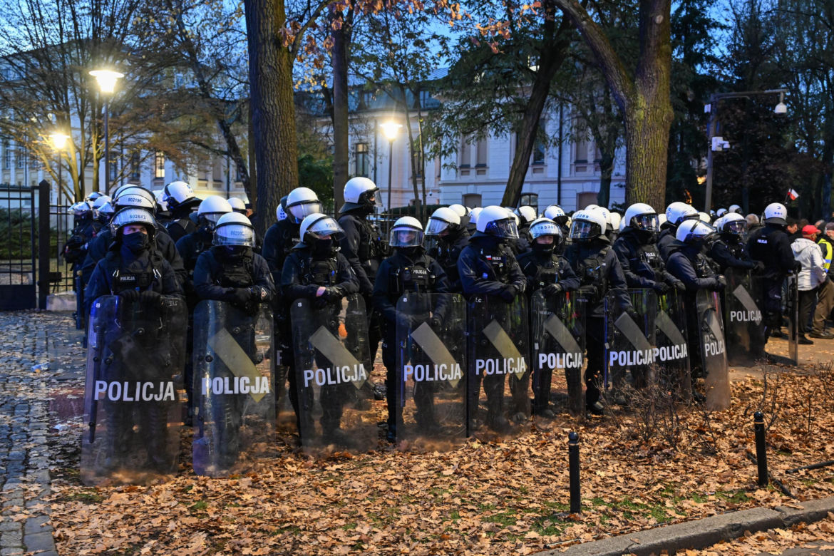 Chaos pod Trybunałem Konstytucyjnym