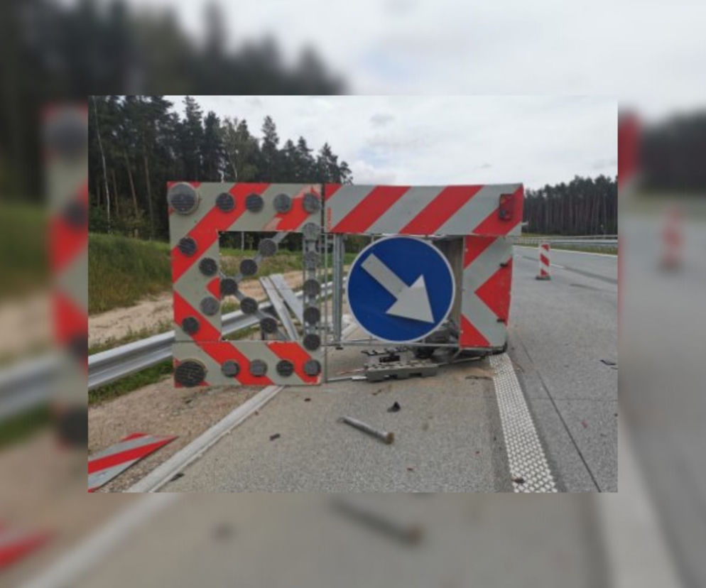 31-latek wjechał w przyczepę sygnalizacyjną na trasie Szczuczyn - Obrytki