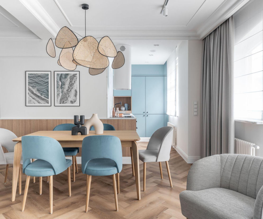 Salon z kuchnią i jadalnią